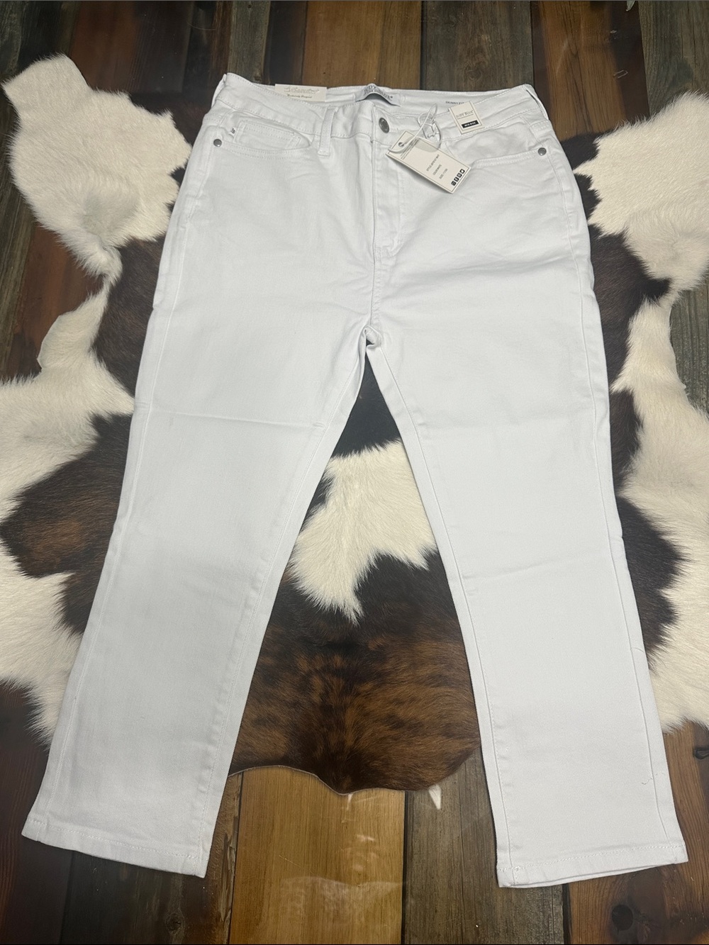 NWT Judy Blue White Ankle-Length Capri Jeans